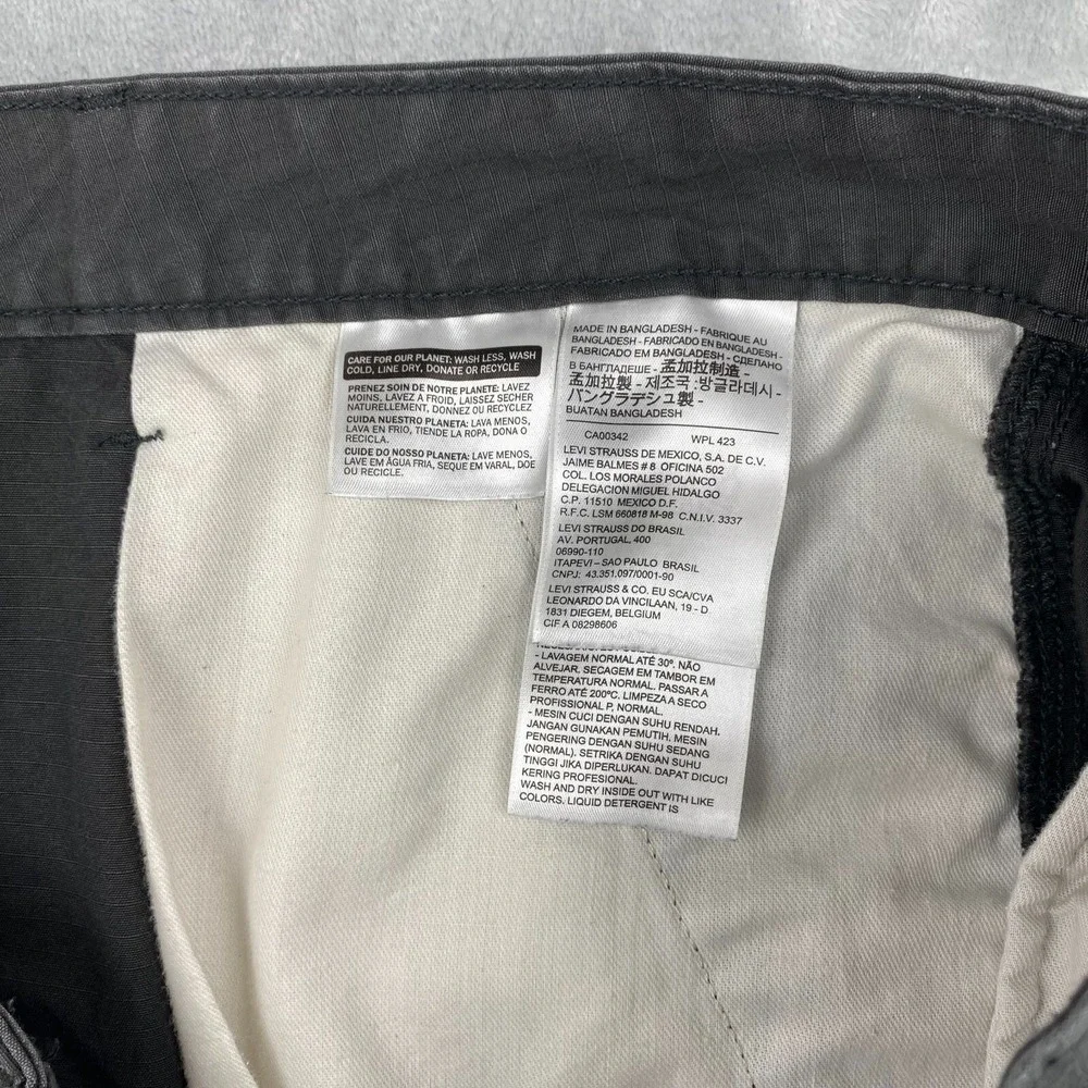 Levi's Carrier Cargo Shorts Men's Size 40 x 8.5